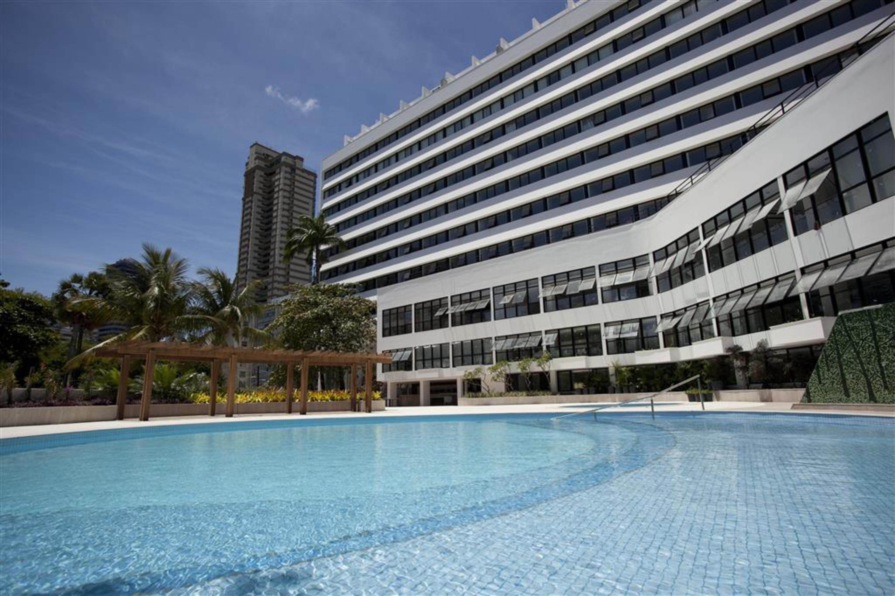 Wish Hotel Da Bahia Salvador da Bahia Dış mekan fotoğraf The hotel's swimming pool